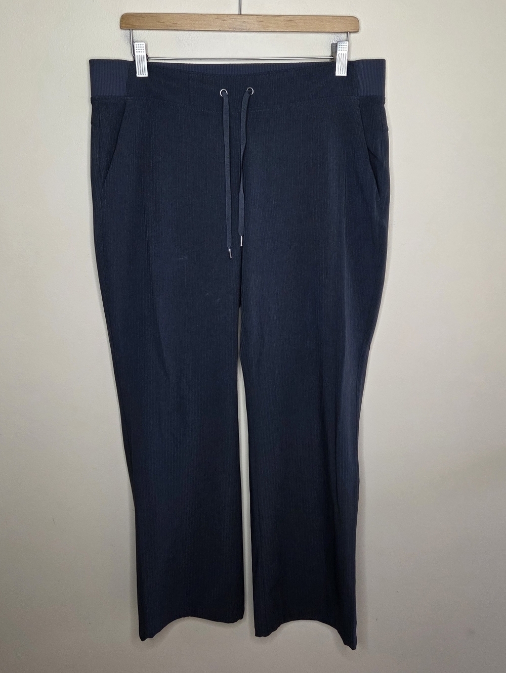 Athleta Midtown Trouser Pants Gray Stripe Size 12 Athleisure Casual Sporty